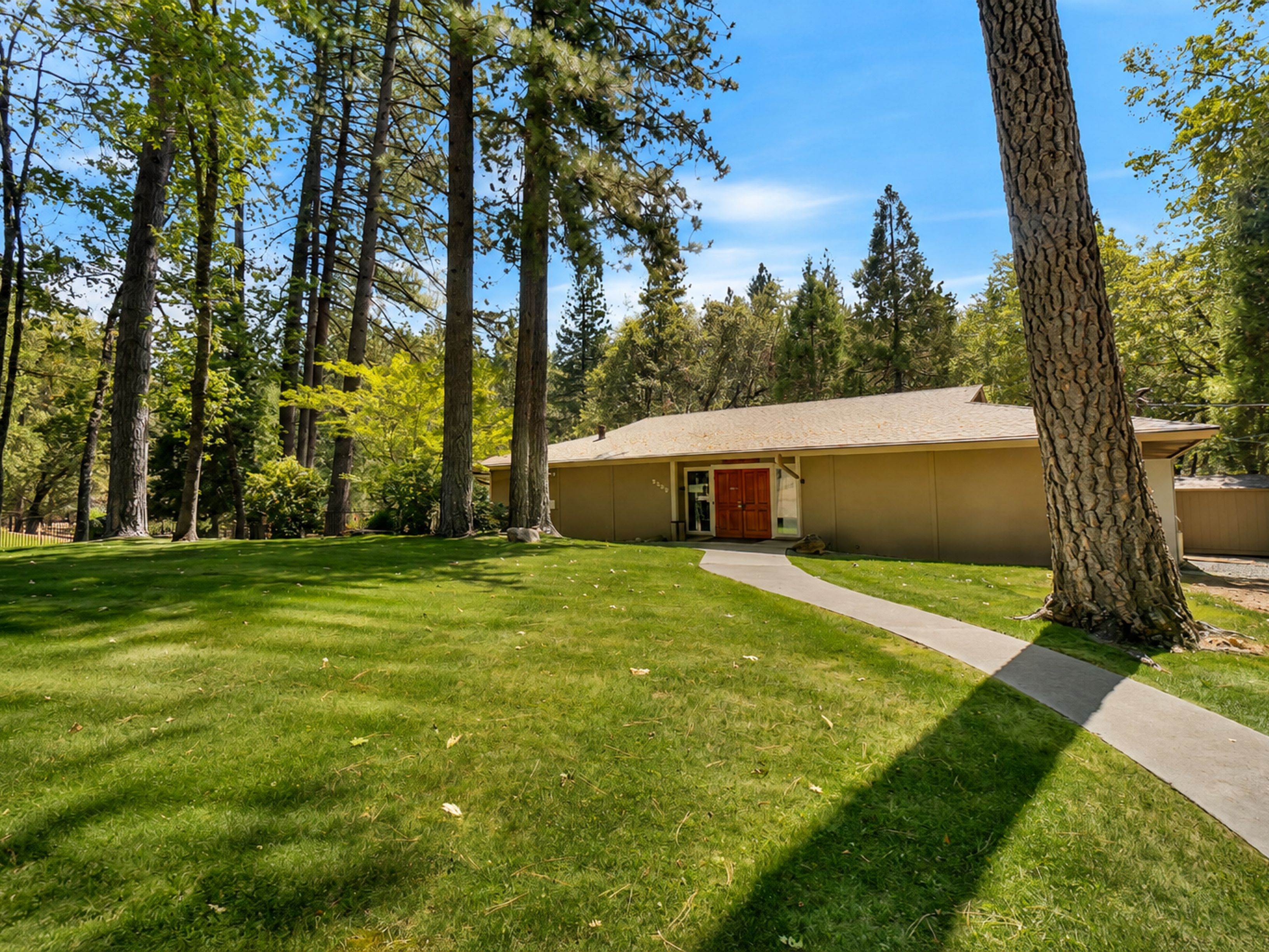 5690 Lupin Lane, Pollock Pines, CA 95726 - 物件實景