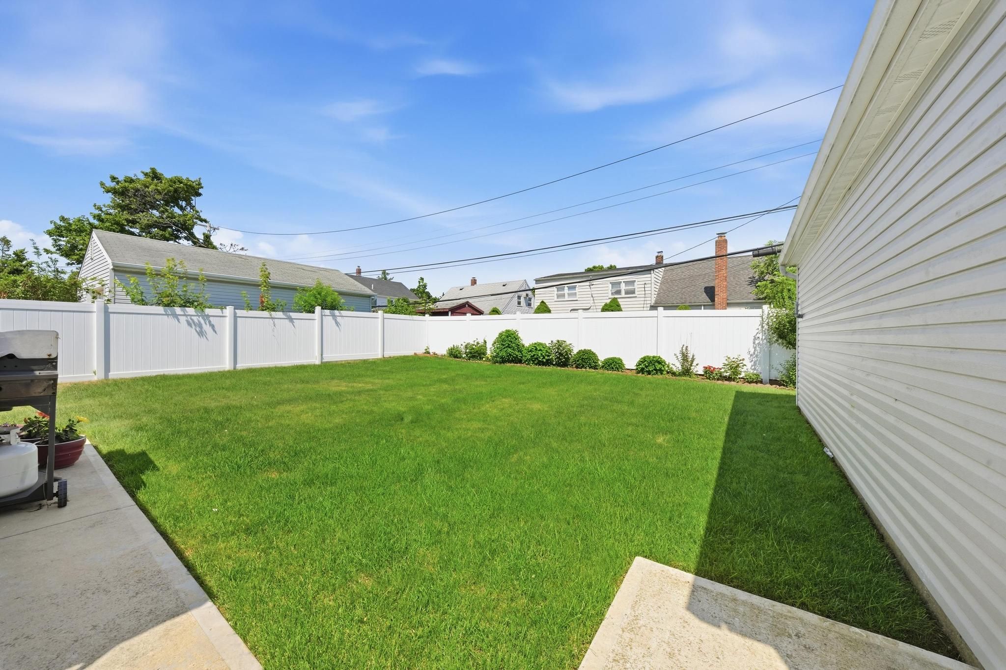  37 Gun Lane, Levittown, NY, 11756 - 物件實景