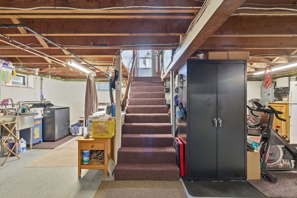 Lawrence, Massachusetts, 01843, United States, 3 Bedrooms Bedrooms, ,1 BathroomBathrooms,Residential,For Sale,1974061