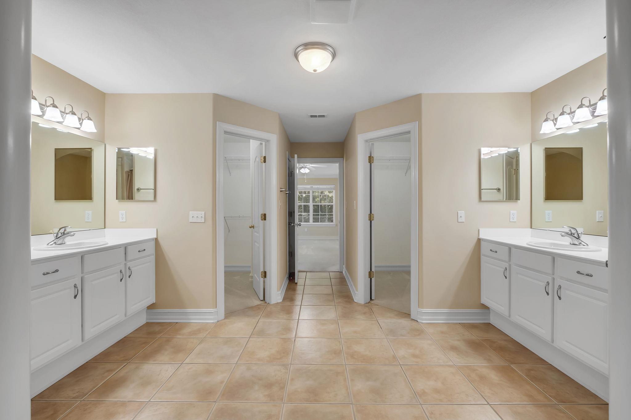 Tallahassee, Florida, 32312, United States, 4 Bedrooms Bedrooms, ,3 BathroomsBathrooms,Residential,For Sale,1966358