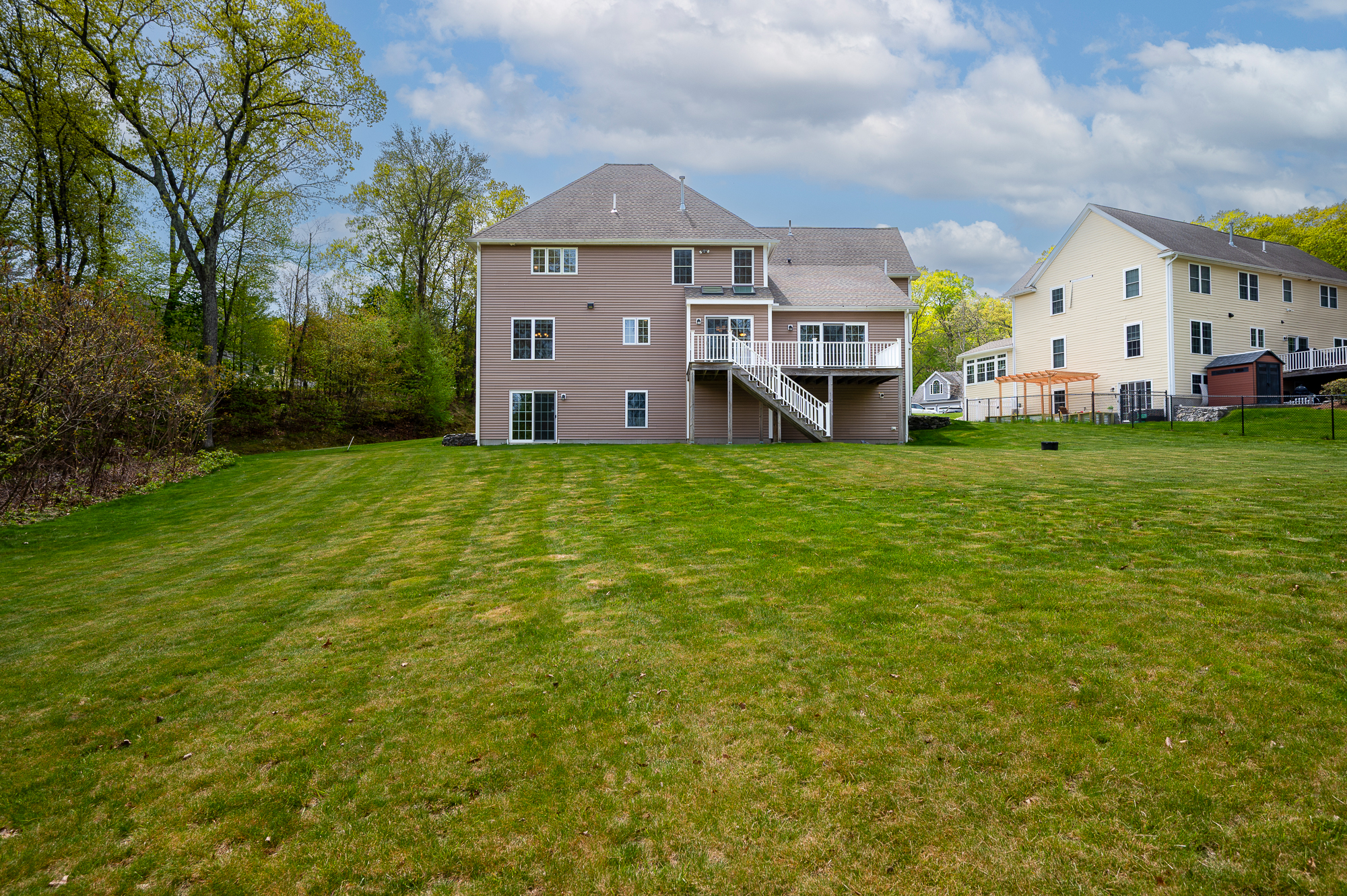  8 Victoria Circle, Shrewsbury, MA 01545 - 物件實景