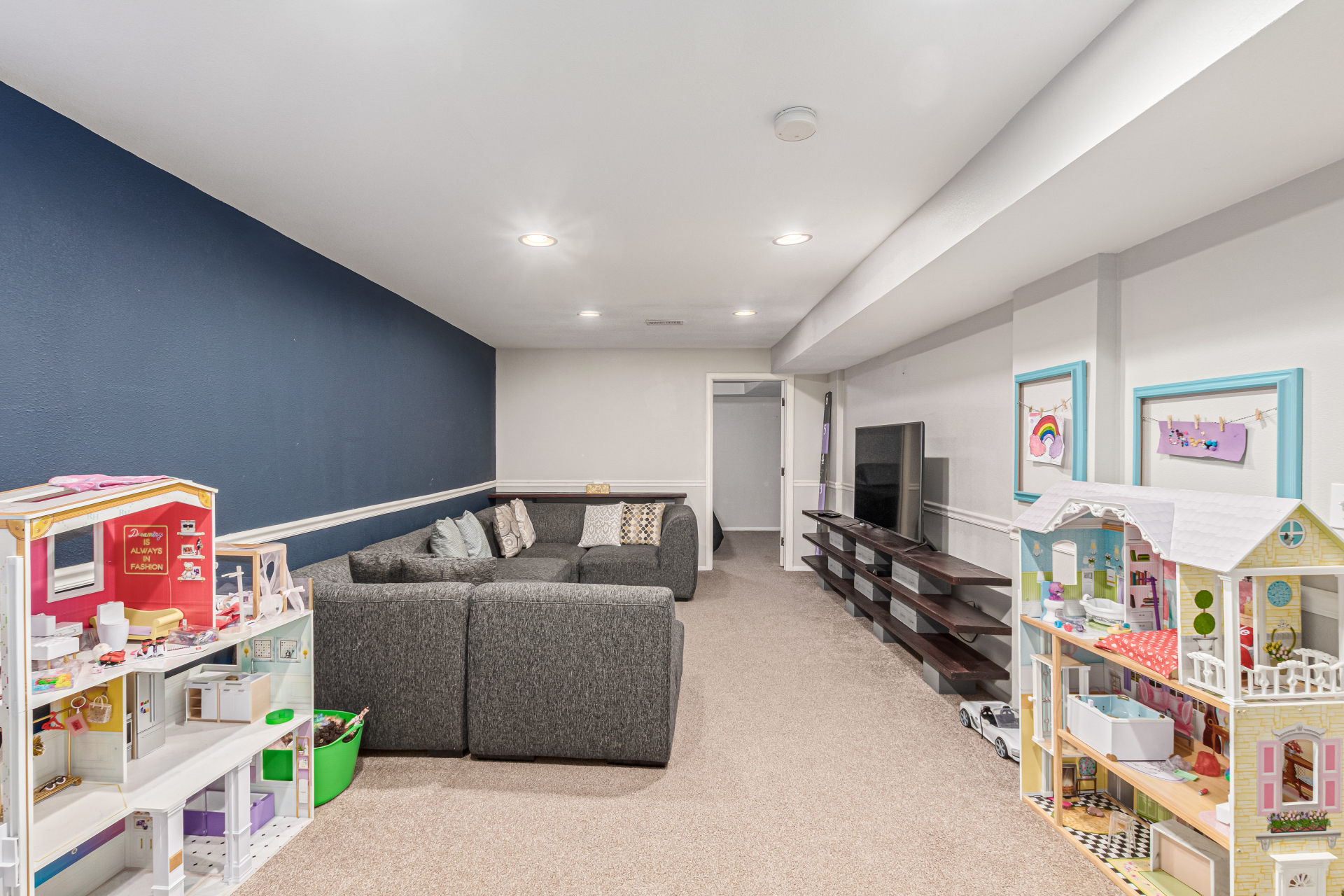 Highlands Ranch, Colorado, 80129, United States, 4 Bedrooms Bedrooms, ,2 BathroomsBathrooms,Residential,For Sale,1987309