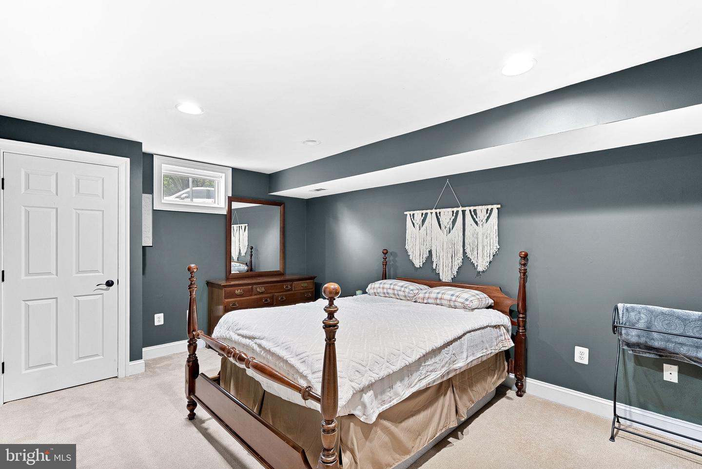Waterford, Virginia, 20197, United States, 5 Bedrooms Bedrooms, ,4 BathroomsBathrooms,Residential,For Sale,1940957