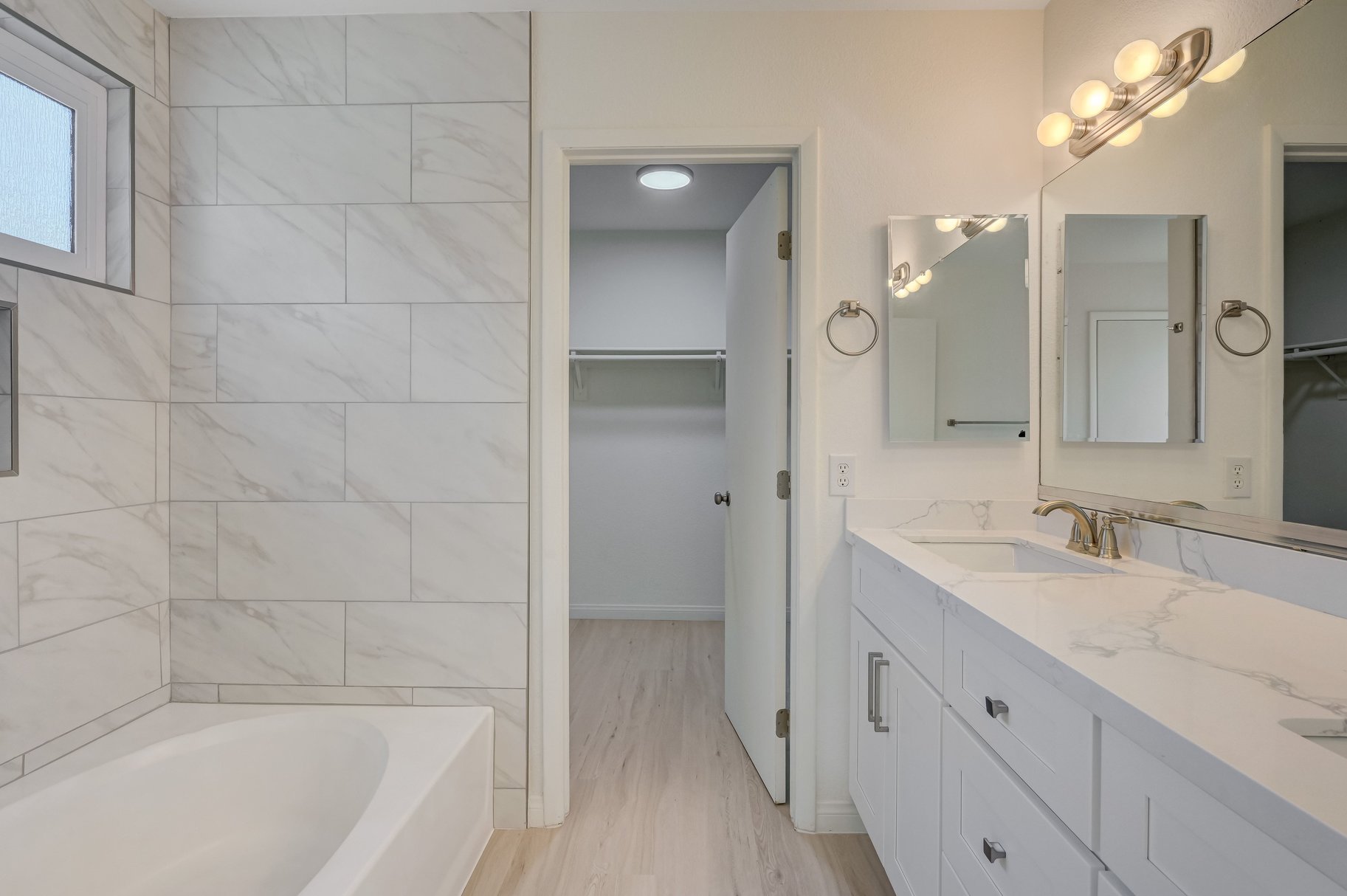  Newly Updated 3 Bed 2 Bath - 物件實景