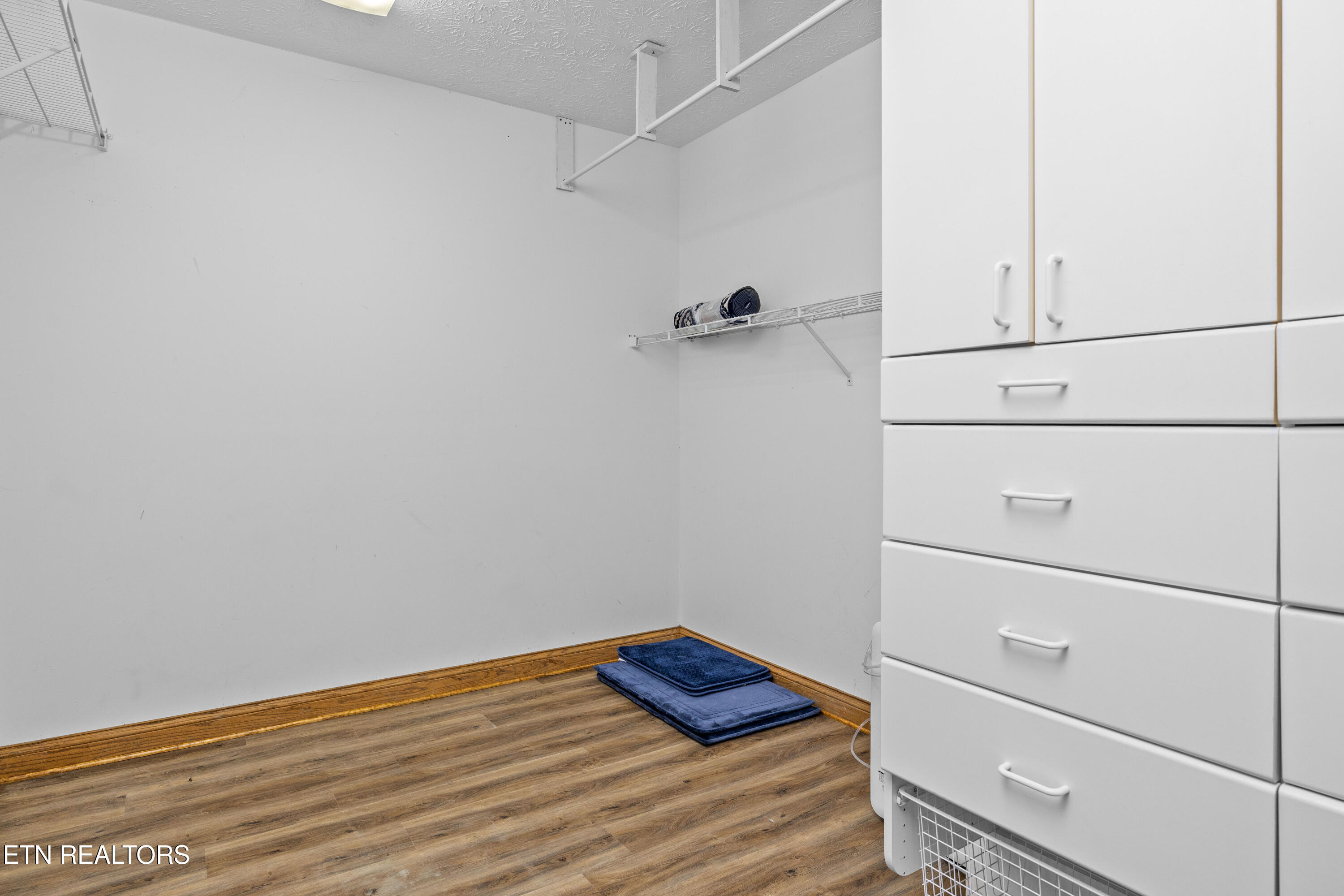 LaFollette, Tennessee, 37766, United States, 3 Bedrooms Bedrooms, ,4 BathroomsBathrooms,Residential,For Sale,1979718