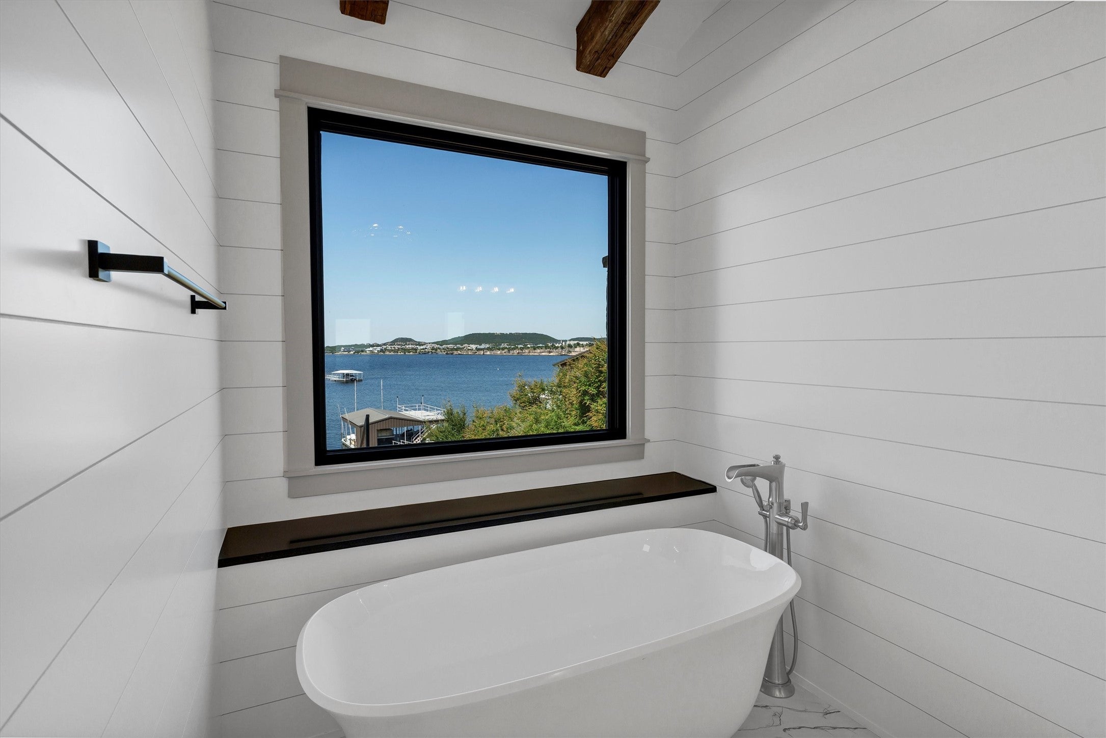 Graford, Texas, 76449, United States, 5 Bedrooms Bedrooms, ,6 BathroomsBathrooms,Residential,For Sale,1980224