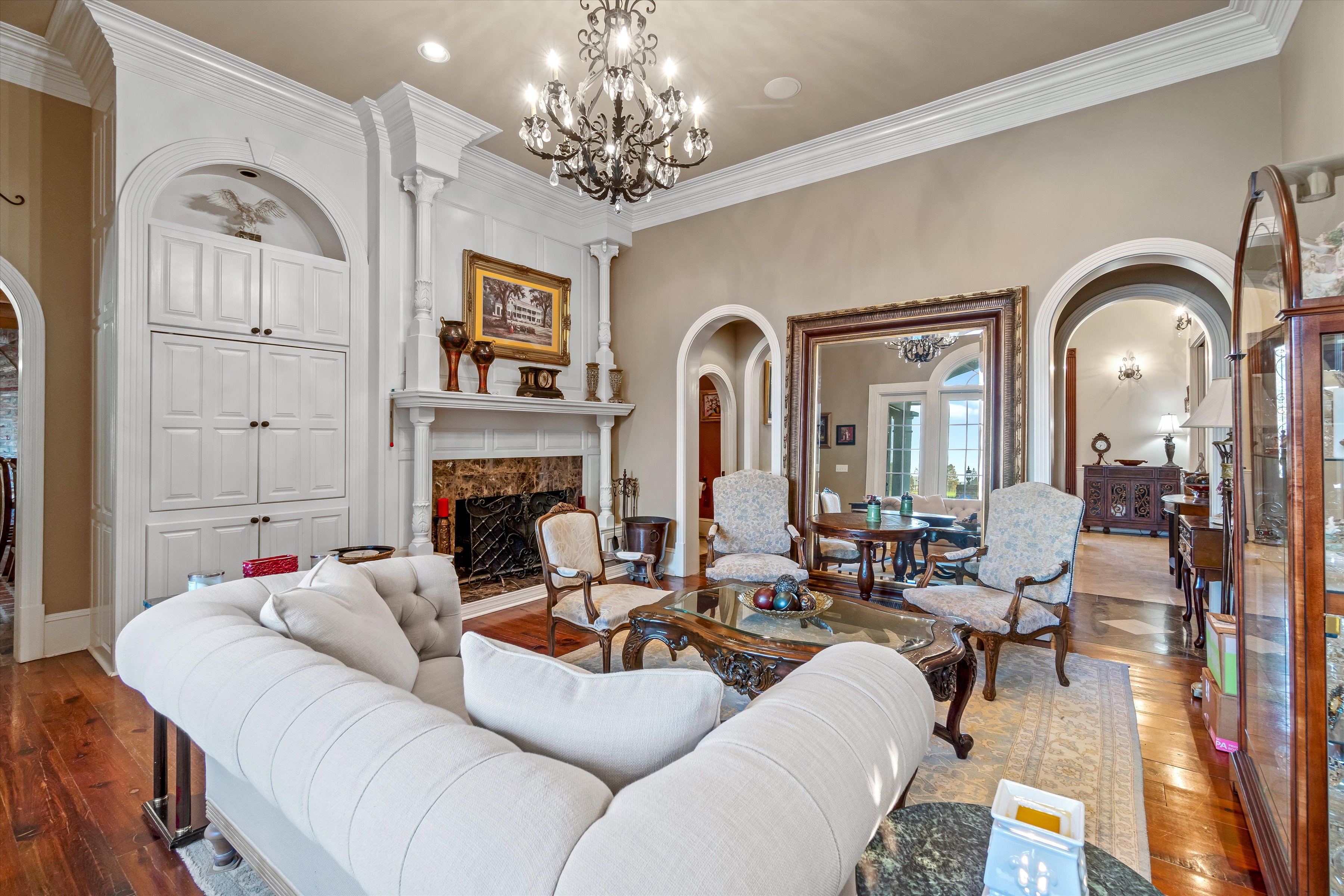 Baton Rouge, Louisiana, 70810, United States, 5 Bedrooms Bedrooms, ,6 BathroomsBathrooms,Residential,For Sale,2002046