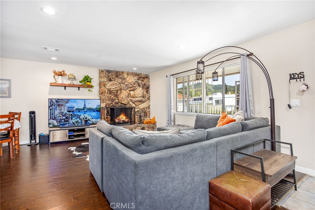 Canyon Lake, California, 92587, United States, 3 Bedrooms Bedrooms, ,2 BathroomsBathrooms,Residential,For Sale,2017338