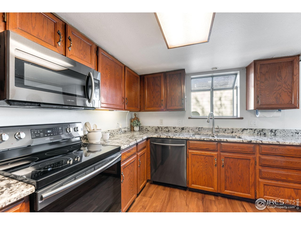 Longmont, Colorado, 80501, United States, 4 Bedrooms Bedrooms, ,2 BathroomsBathrooms,Residential,For Sale,1999140