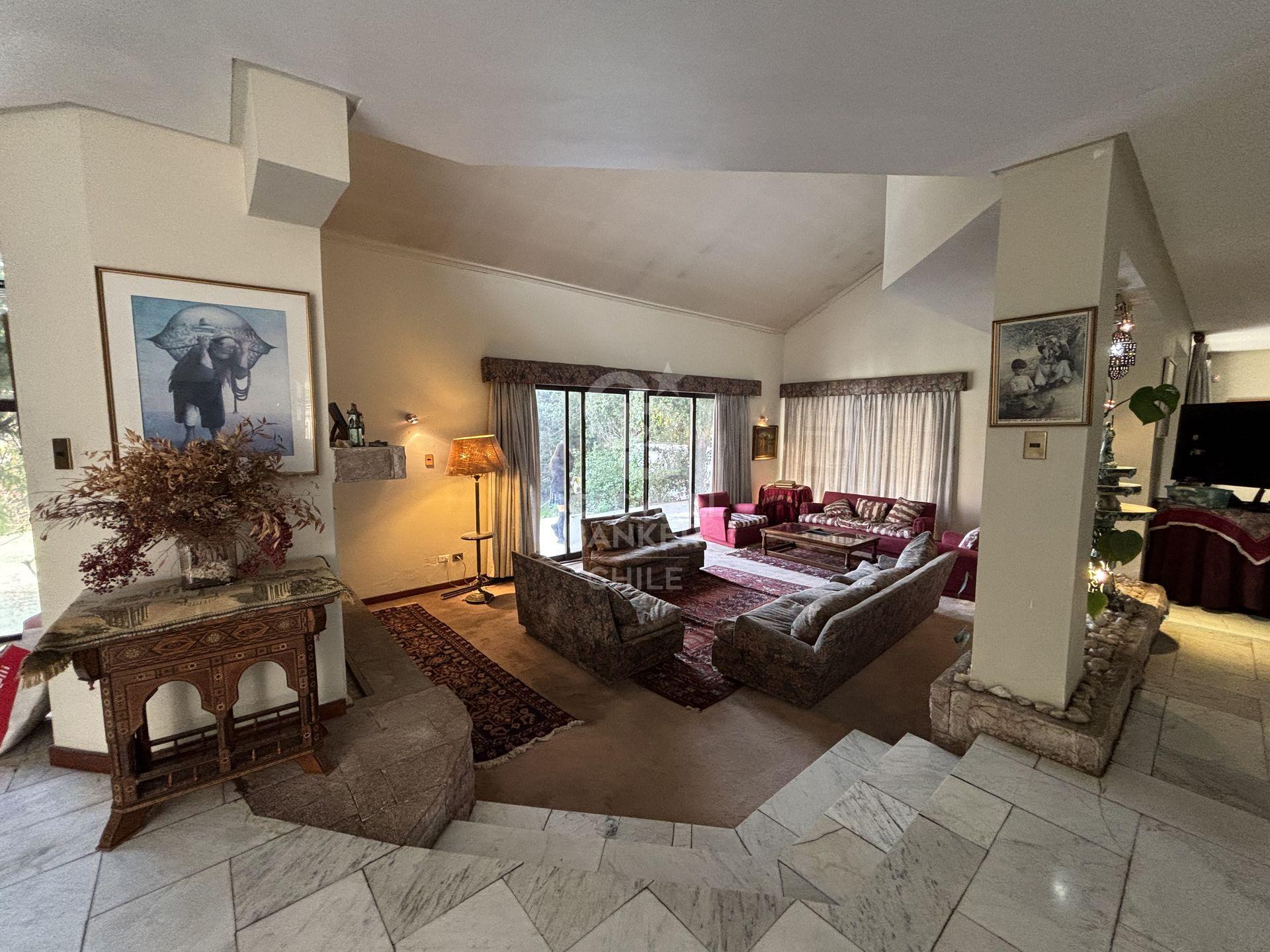 Las Condes, Chile, 4 Bedrooms Bedrooms, ,3 BathroomsBathrooms,Residential,For Sale,1972630