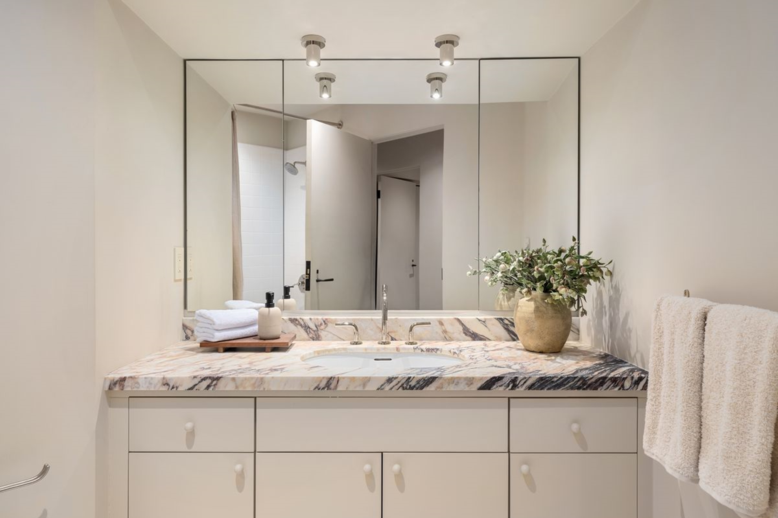  Design Distinction in the Claremont Hills - 物件實景