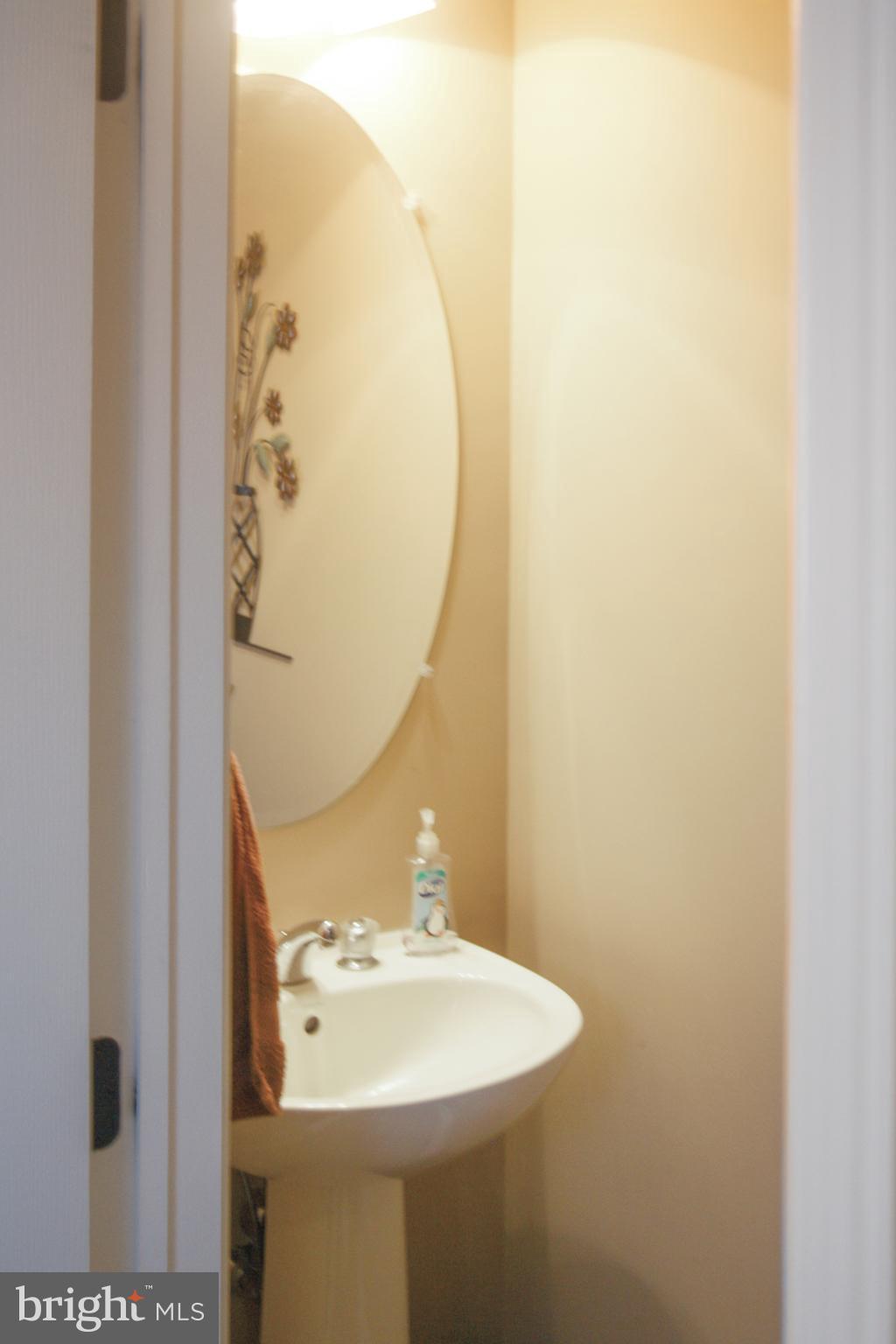 Winchester, Virginia, 22602, United States, 5 Bedrooms Bedrooms, ,5 BathroomsBathrooms,Residential,For Sale,1982956