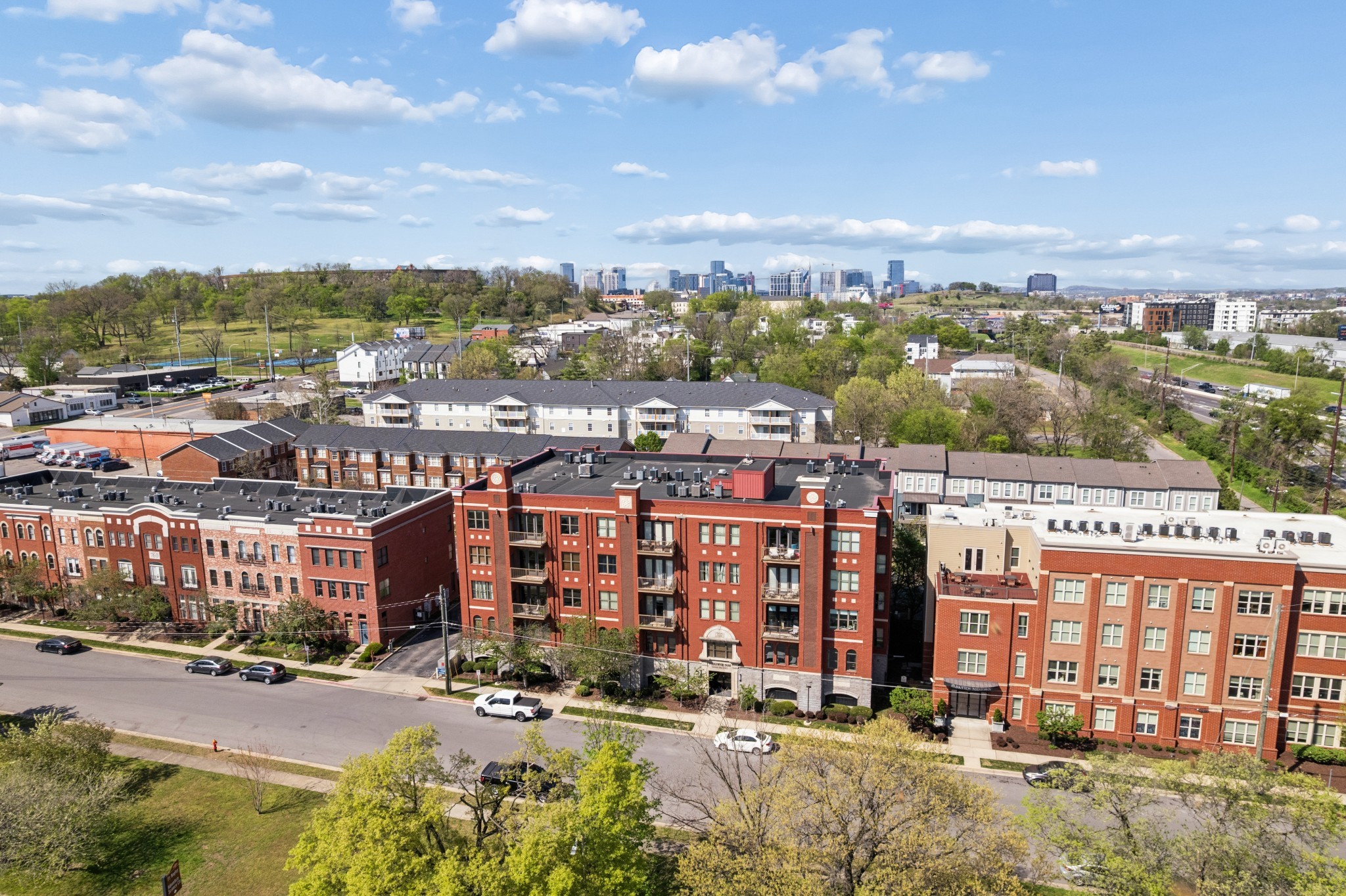  702 Wedgewood Park, Nashville, TN, 37203 - 物件實景