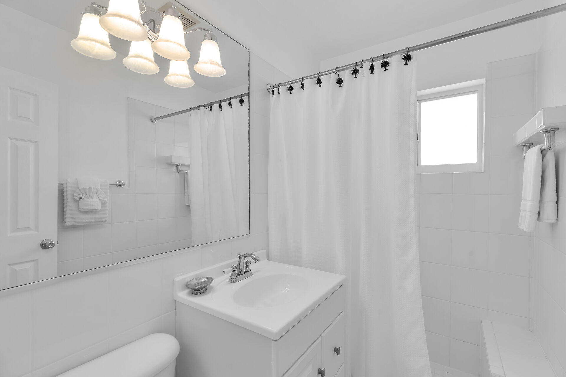 MARATHON, Florida, 33050, United States, 2 Bedrooms Bedrooms, ,2 BathroomsBathrooms,Residential,For Sale,1989170