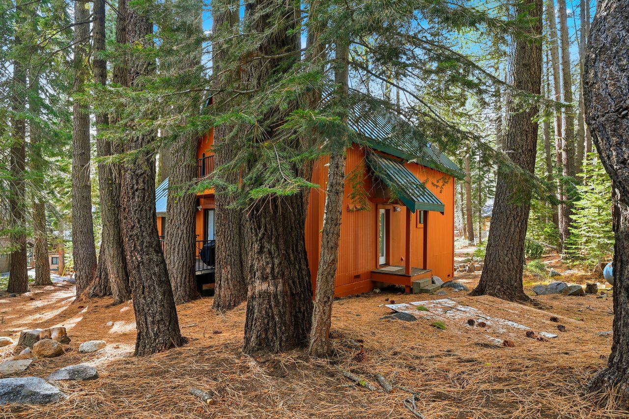 Soda Springs, California, 95728, United States, 3 Bedrooms Bedrooms, ,2 BathroomsBathrooms,Residential,For Sale,1998980