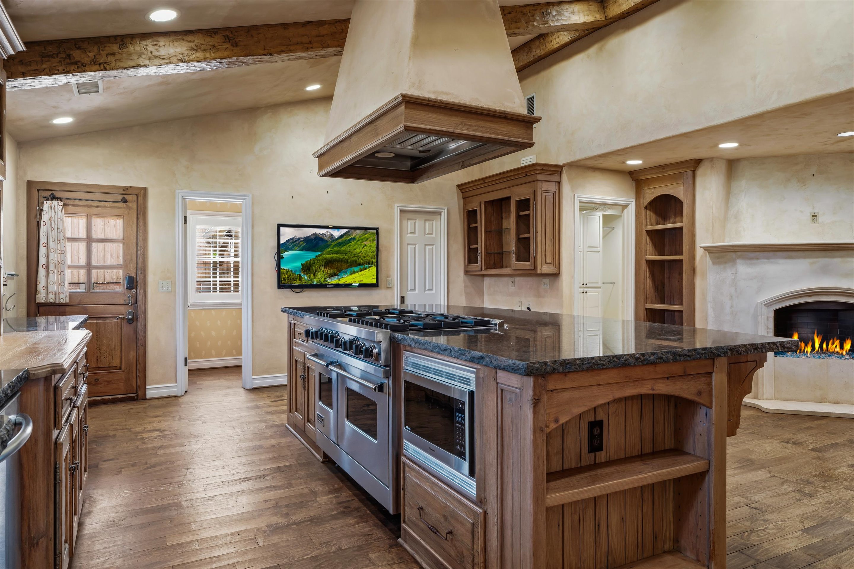  1603 Dorchester Drive, Nichols Hills, OK 73120 - 物件實景