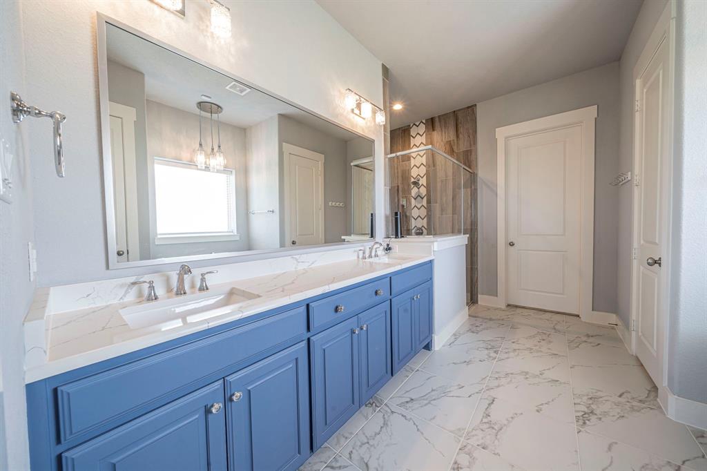 Waxahachie, Texas, 75165, United States, 4 Bedrooms Bedrooms, ,3 BathroomsBathrooms,Residential,For Sale,1980711