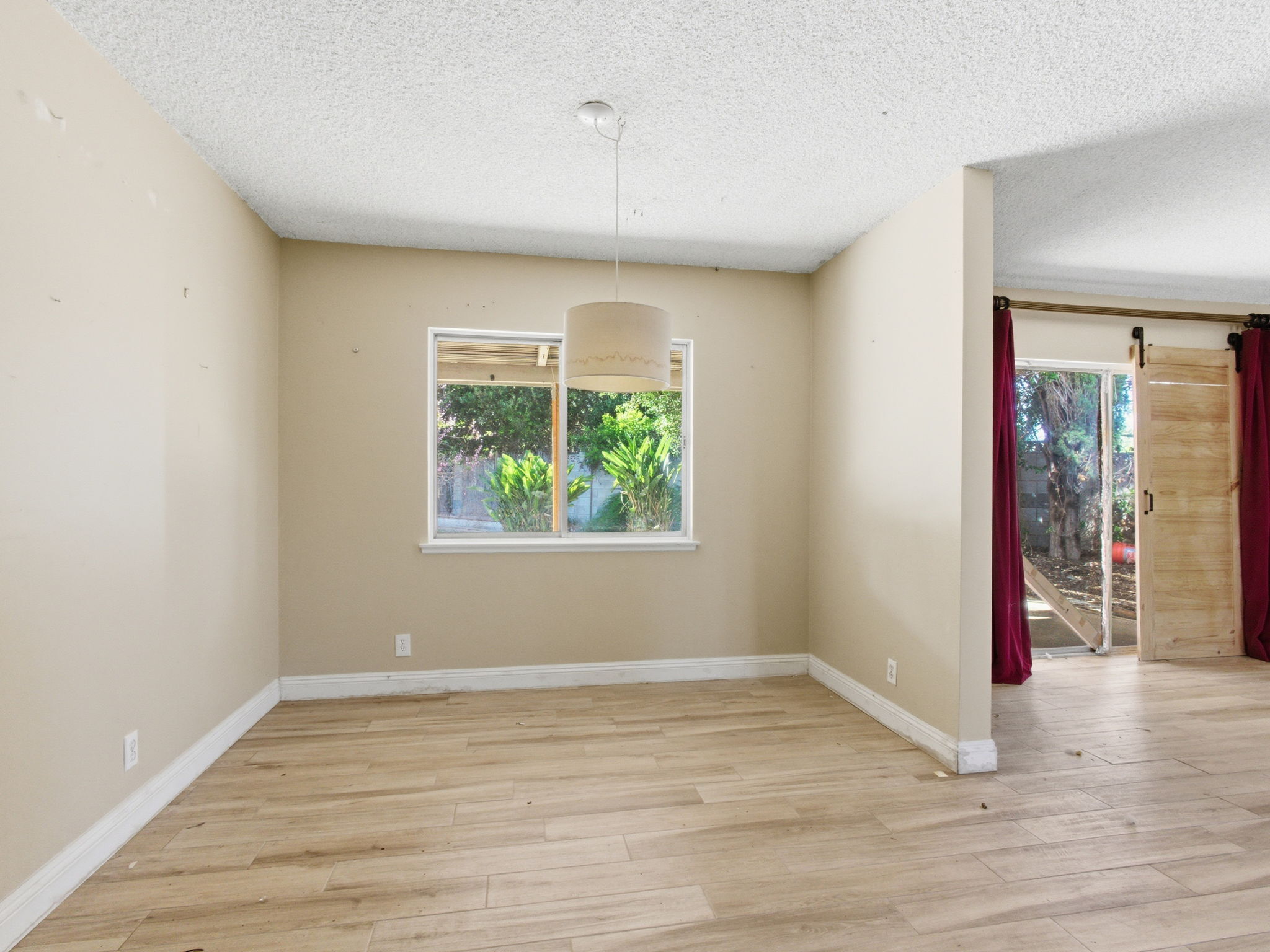  349 Somerset Cir - 物件實景