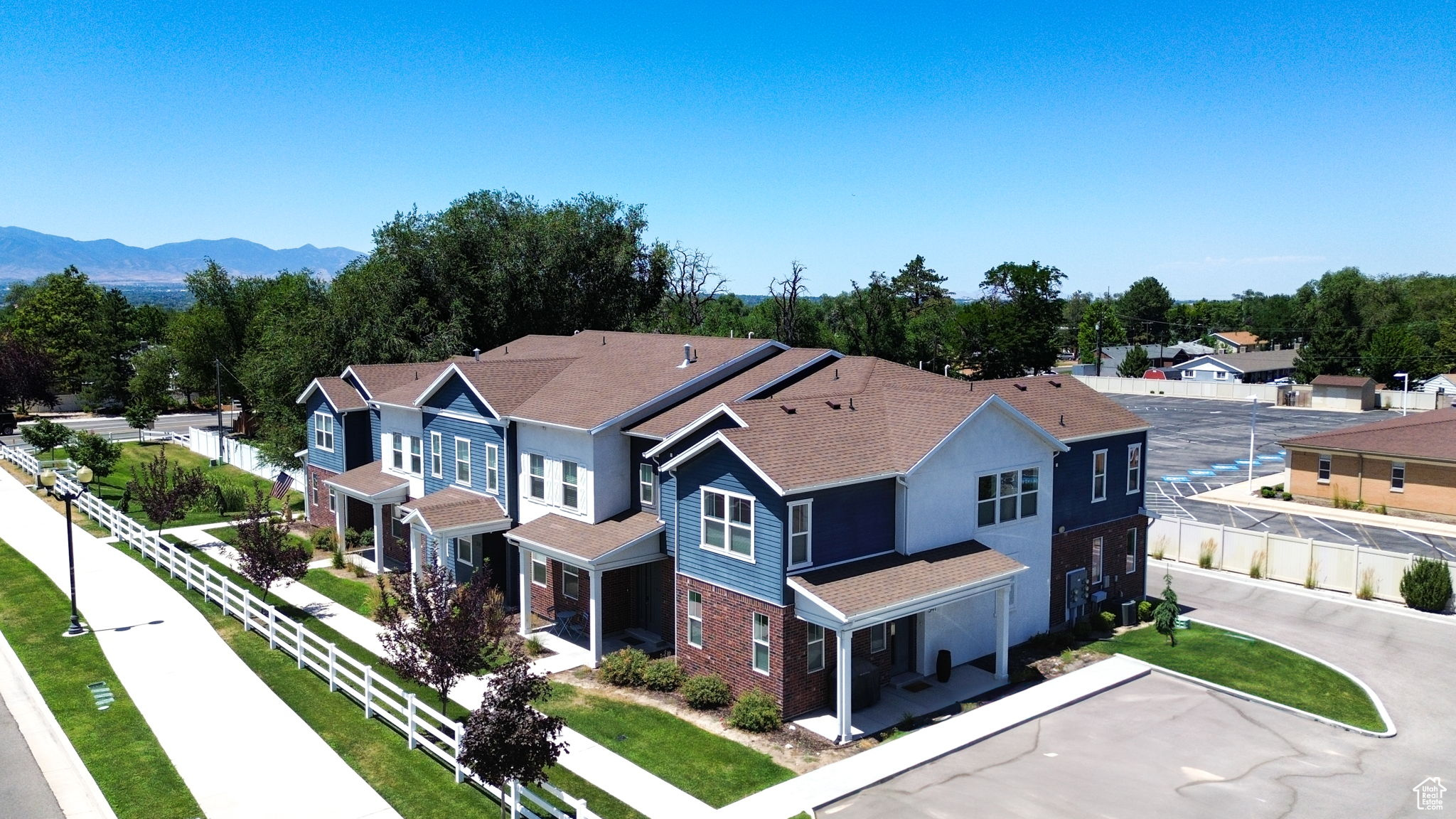 Sandy, Utah, 84070, United States, 3 Bedrooms Bedrooms, ,3 BathroomsBathrooms,Residential,For Sale,1895888