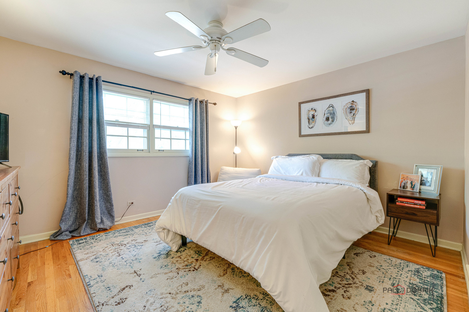 Arlington Heights, Illinois, 60005, United States, 4 Bedrooms Bedrooms, ,3 BathroomsBathrooms,Residential,For Sale,1919635