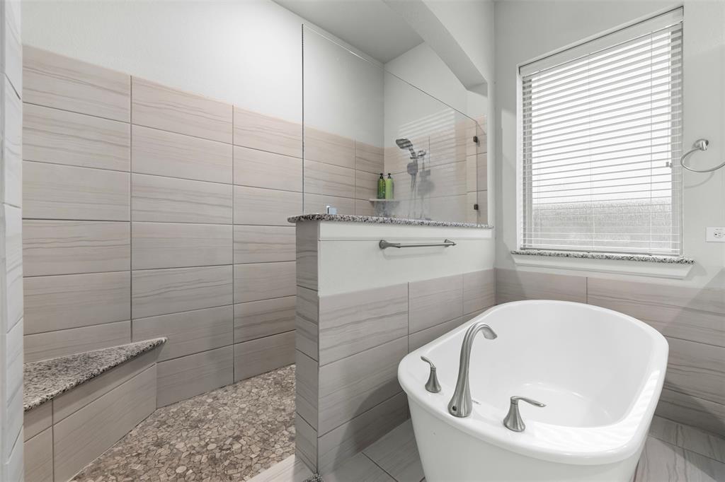 Arlington, Texas, 76005, United States, 4 Bedrooms Bedrooms, ,4 BathroomsBathrooms,Residential,For Sale,1890856