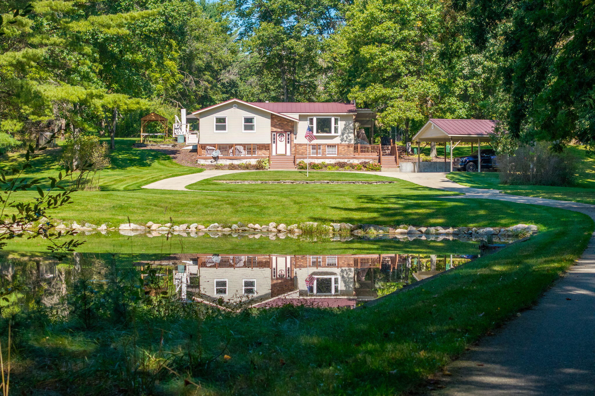 Big Rapids, Michigan, 49307, United States, 3 Bedrooms Bedrooms, ,2 BathroomsBathrooms,Residential,For Sale,1951282