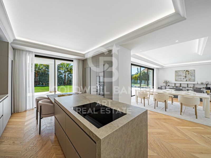 Marbella, Andalusia, ES, 6 Bedrooms Bedrooms, ,6 BathroomsBathrooms,Residential,For Sale,1898329