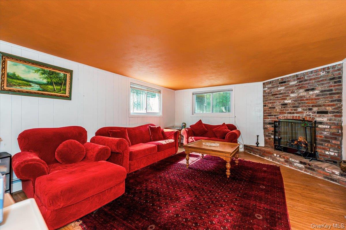 Dix Hills, New York, 11746, United States, 5 Bedrooms Bedrooms, ,3 BathroomsBathrooms,Residential,For Sale,1941018