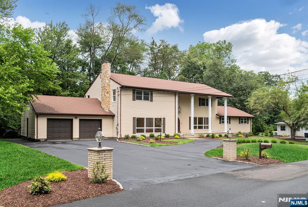Wyckoff, New Jersey, 07481, United States, 5 Bedrooms Bedrooms, ,5 BathroomsBathrooms,Residential,For Sale,1951013