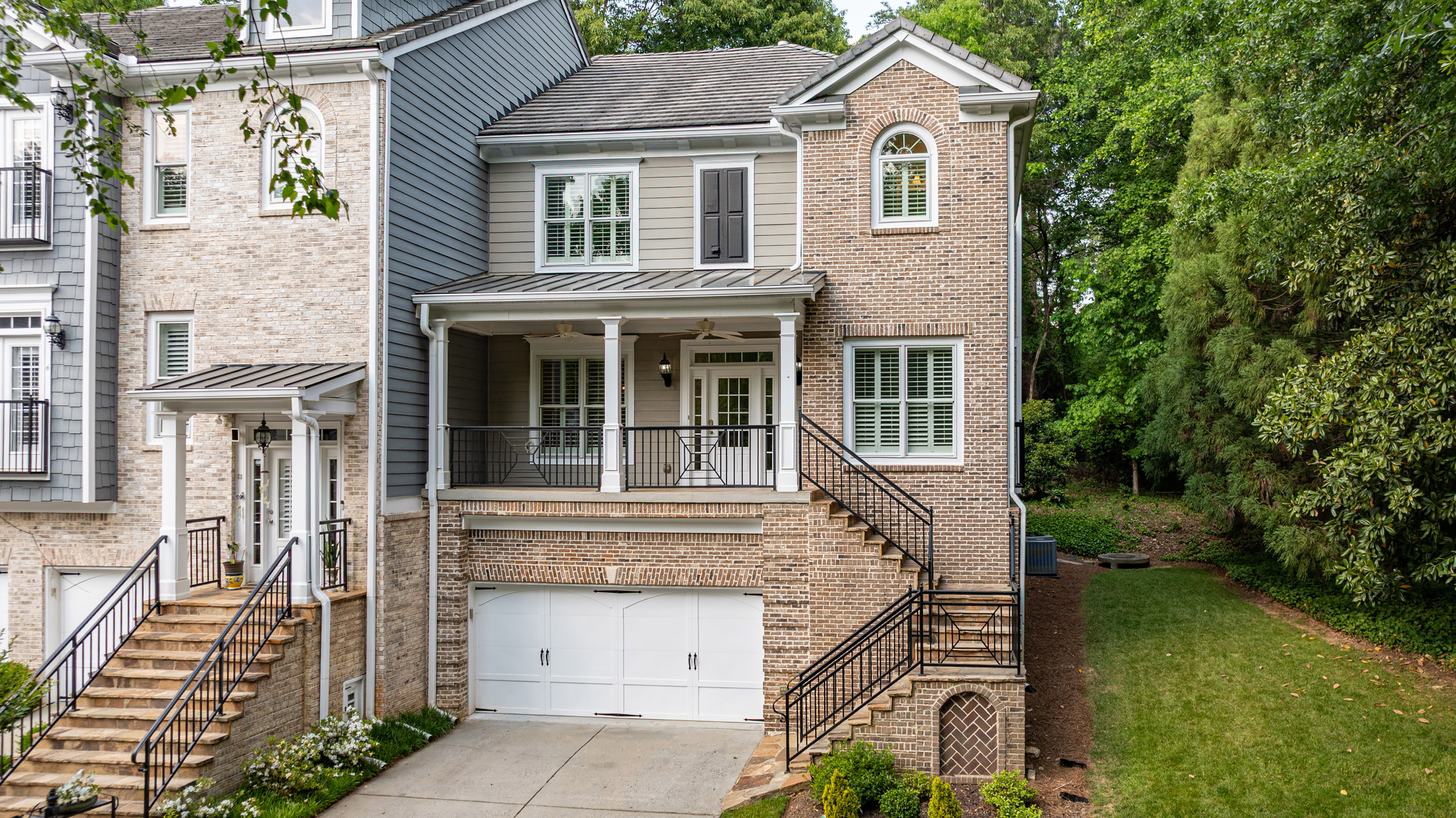  Sandy Springs Townhome Lives Like a Single Family Residence - 物件實景