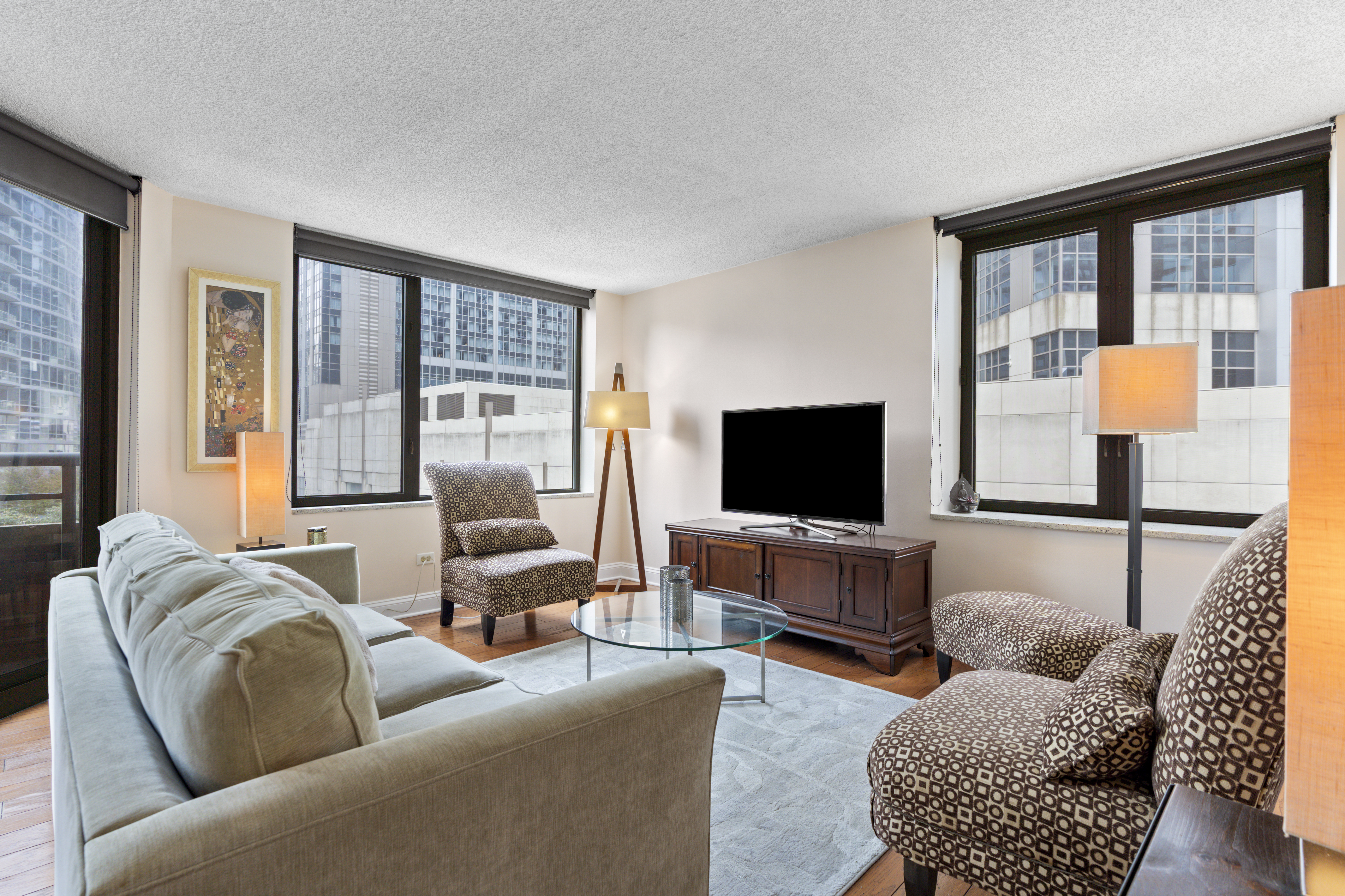  Preferred Corner Unit with Views of the landscaped sundeck and the City - 物件實景