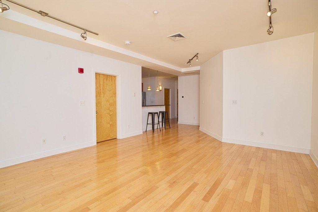 Cambridge, Massachusetts, 02138, United States, 1 Bedroom Bedrooms, ,1 BathroomBathrooms,Residential,For Sale,1847037