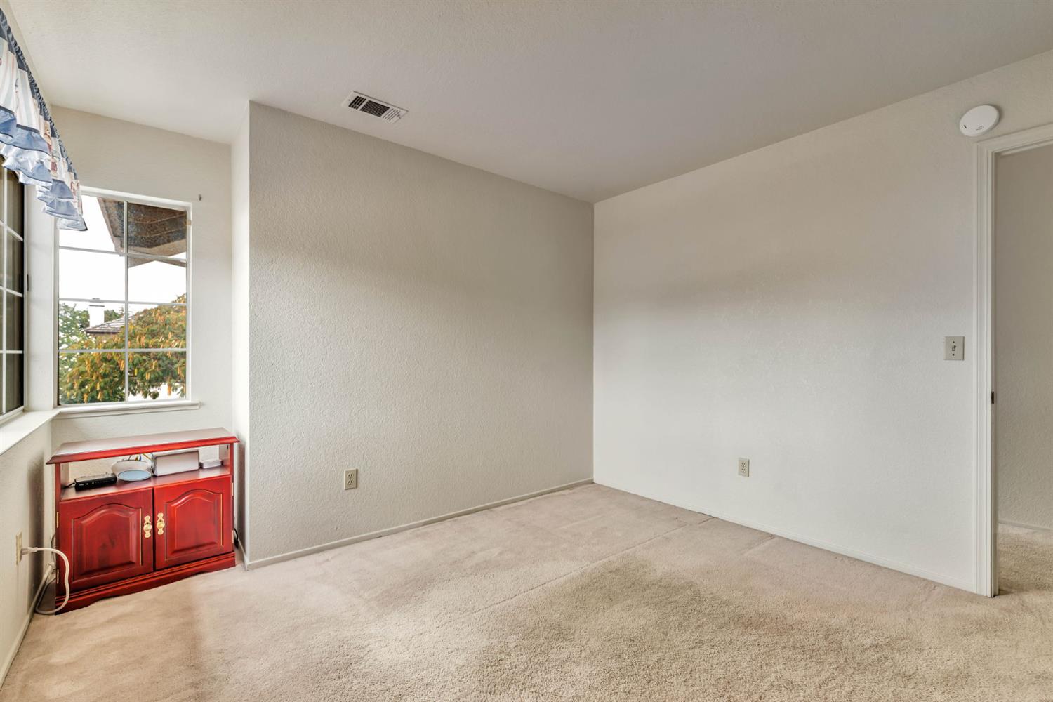 Tracy, California, 95376, United States, 4 Bedrooms Bedrooms, ,3 BathroomsBathrooms,Residential,For Sale,1949007