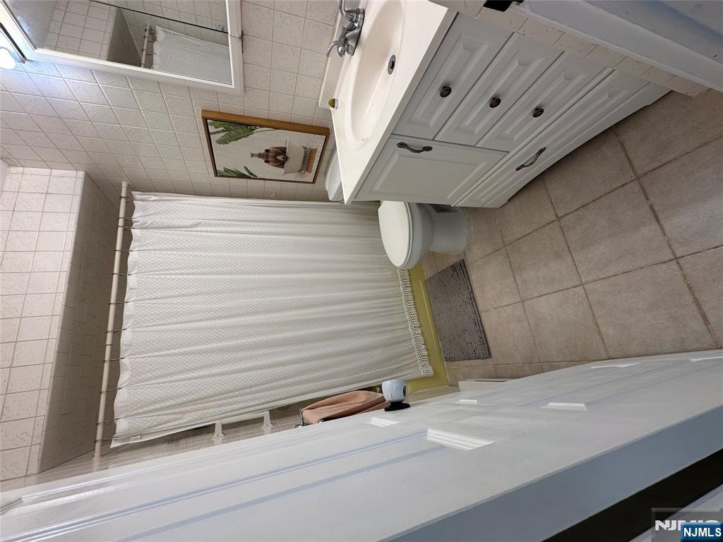 Secaucus, New Jersey, 07094, United States, 8 Bedrooms Bedrooms, ,5 BathroomsBathrooms,Residential,For Sale,1938103