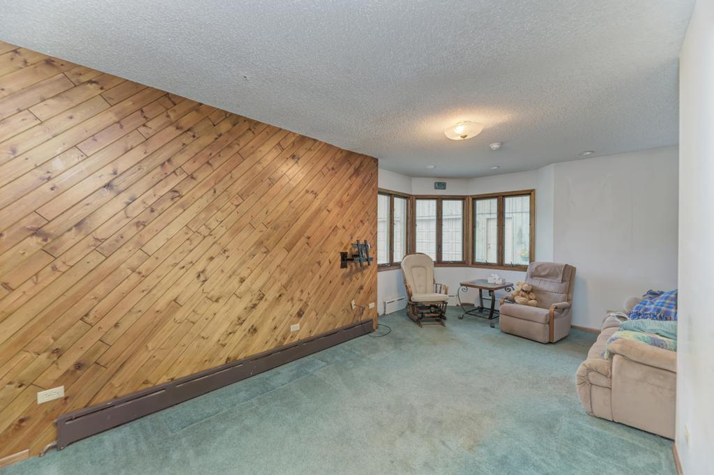 Keeneyville, Illinois, 60172, United States, 4 Bedrooms Bedrooms, ,4 BathroomsBathrooms,Residential,For Sale,1995437