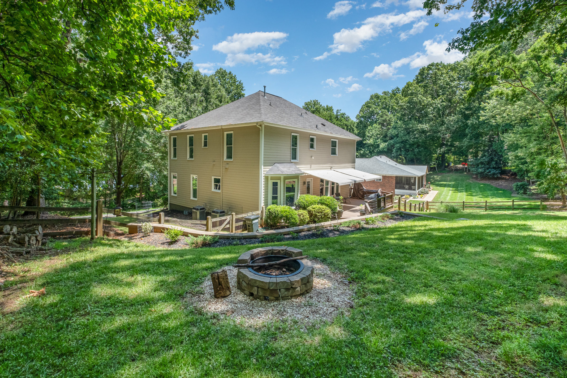 Mooresville, North Carolina, 28117, United States, 3 Bedrooms Bedrooms, ,4 BathroomsBathrooms,Residential,For Sale,1975714