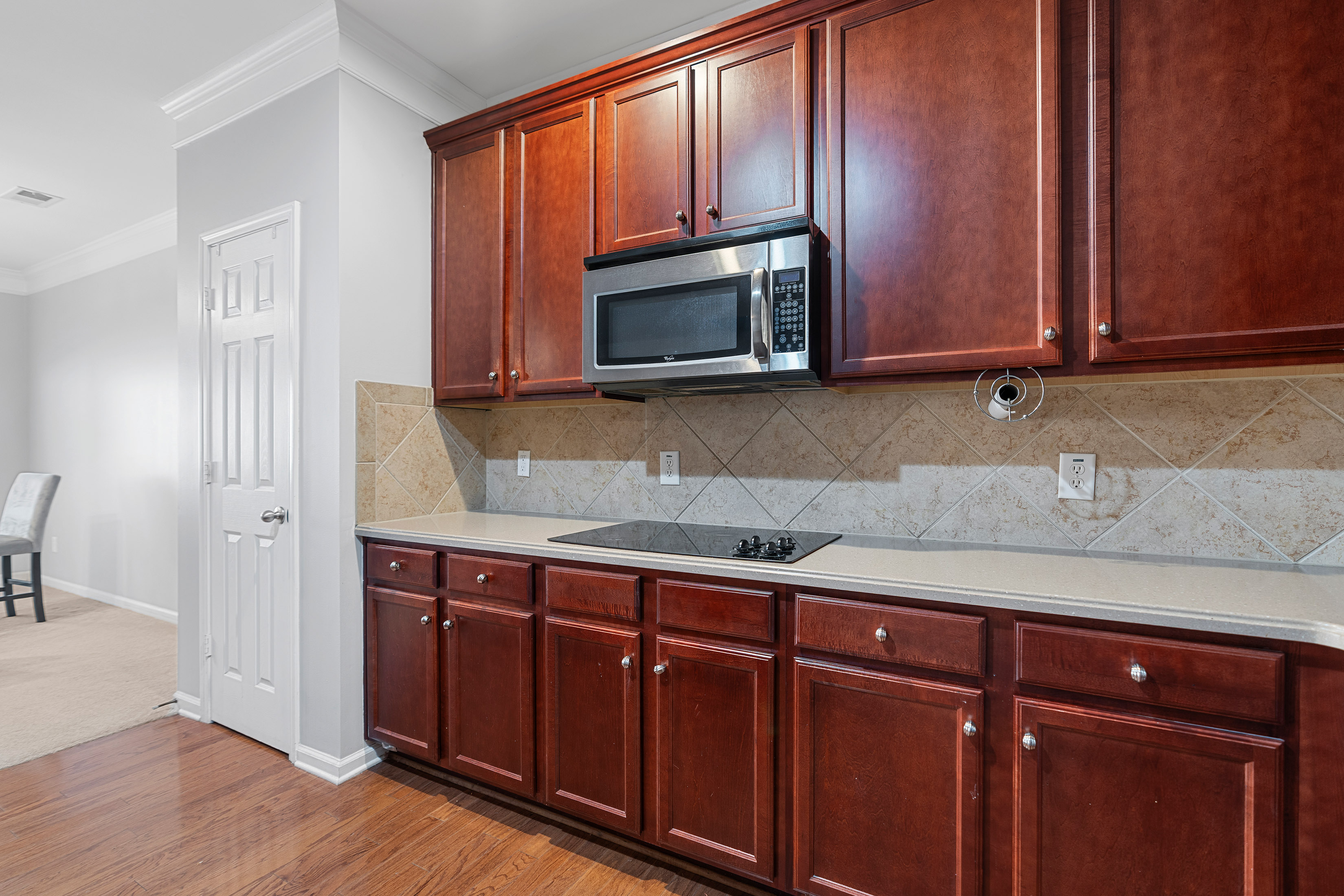  Stylish, Spacious and Ideally Located Townhome - 物件實景