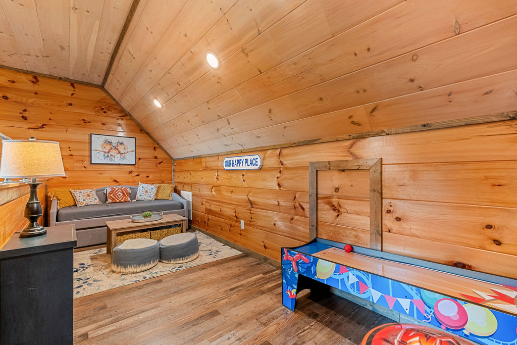 Sevierville, Tennessee, 37876, United States, 3 Bedrooms Bedrooms, ,4 BathroomsBathrooms,Residential,For Sale,1936996
