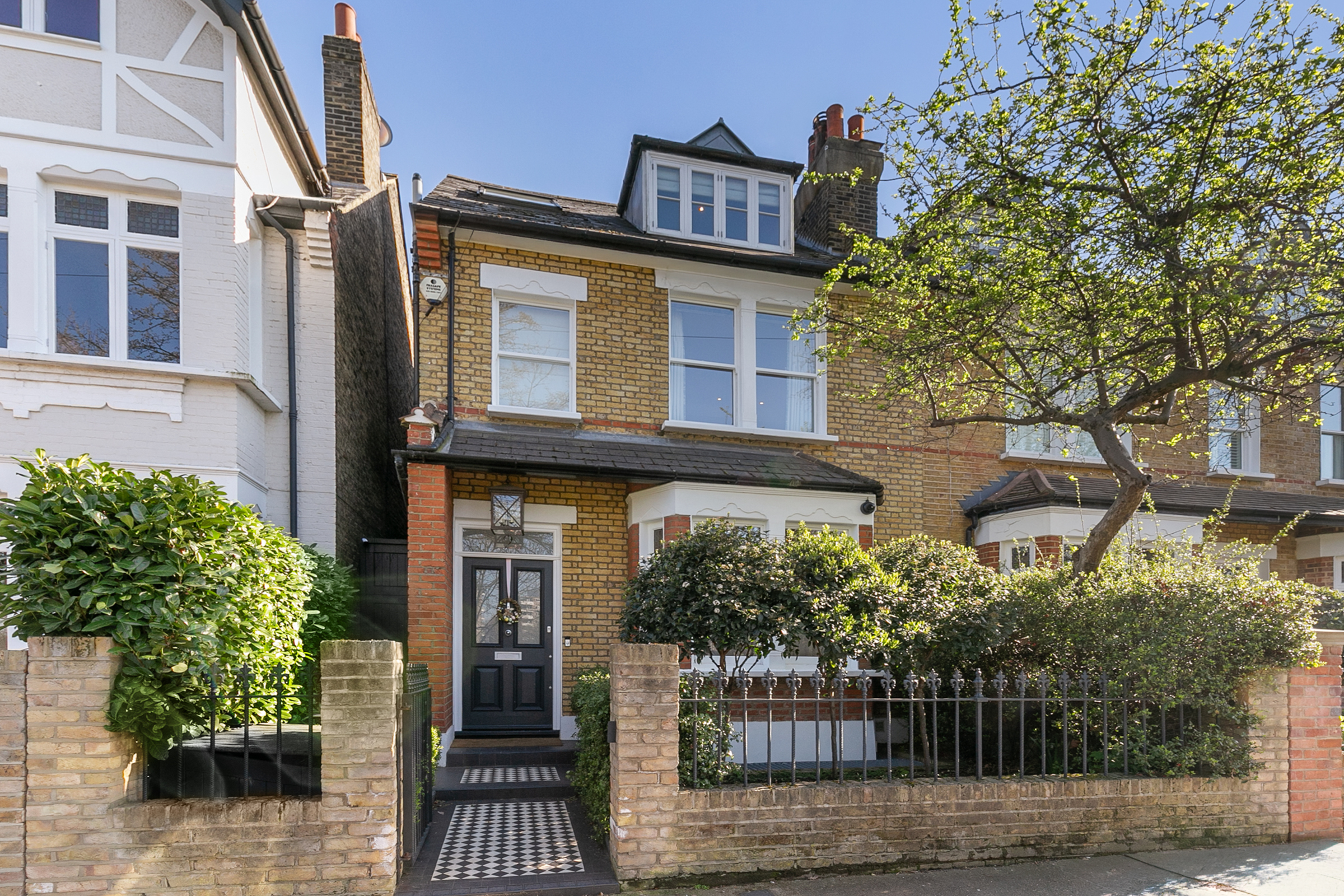  A five-bedroom family house with park views and a generous garden in Wandsworth - 物件實景