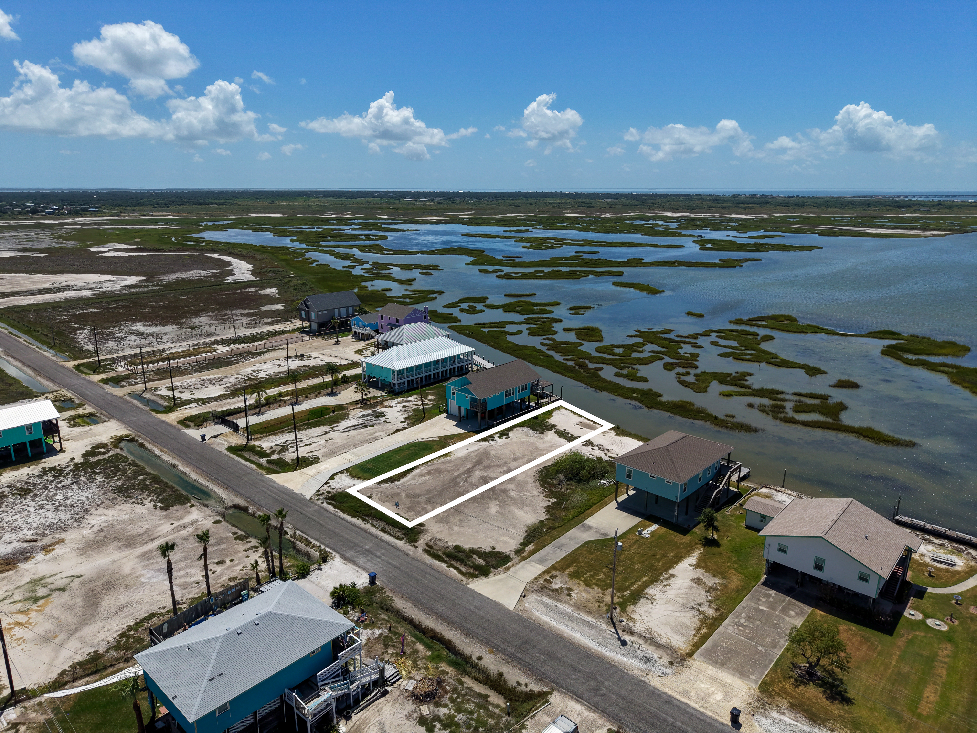  Bayfront Lot with Stunning Views - 物件實景