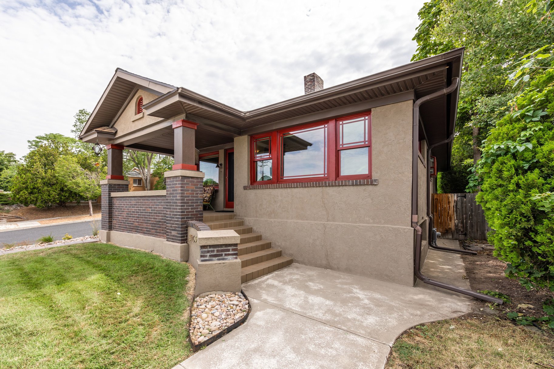  Charming Bungalow in The Heart of 15th and 15th - 物件實景