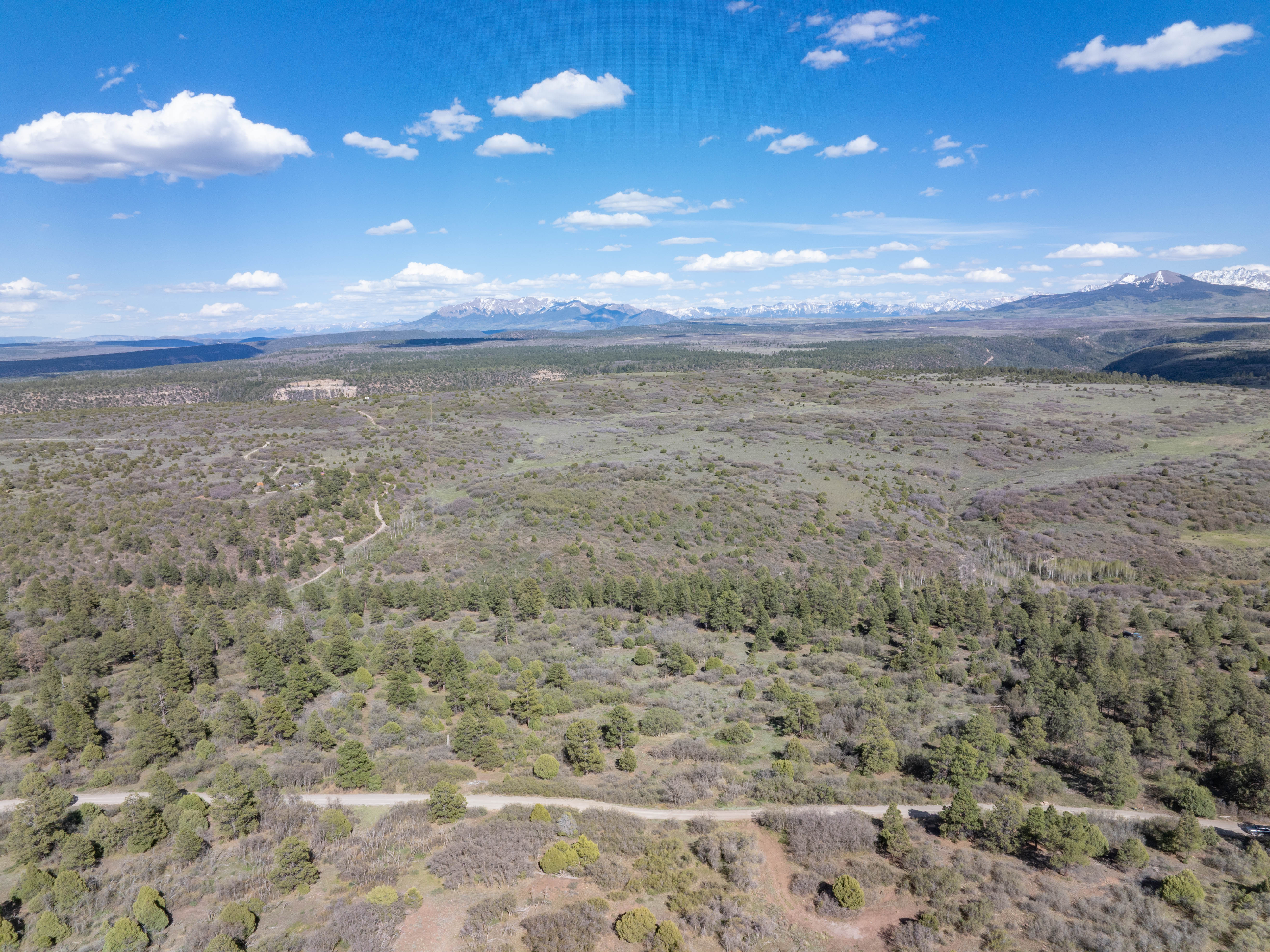  Private Acres With Space, Privacy, And Access To Year Round Recreation - 物件實景