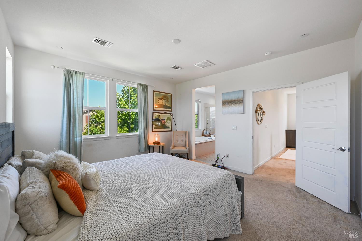 Rohnert Park, California, 94928, United States, 3 Bedrooms Bedrooms, ,3 BathroomsBathrooms,Residential,For Sale,1925027