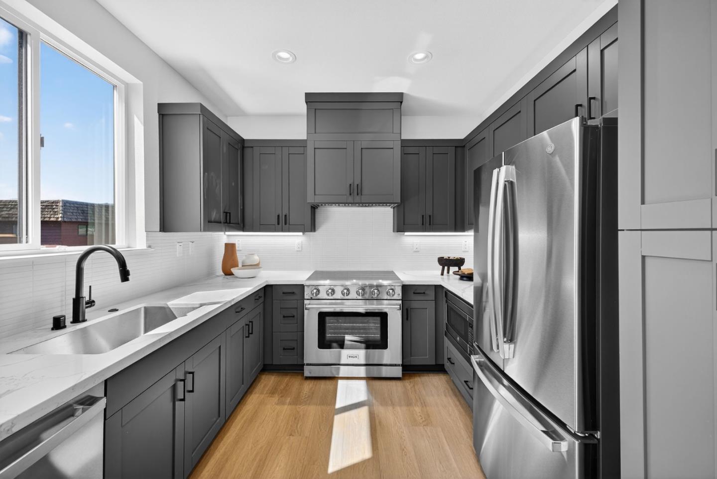 Redwood City, California, 94061, United States, 4 Bedrooms Bedrooms, ,3 BathroomsBathrooms,Residential,For Sale,1988183