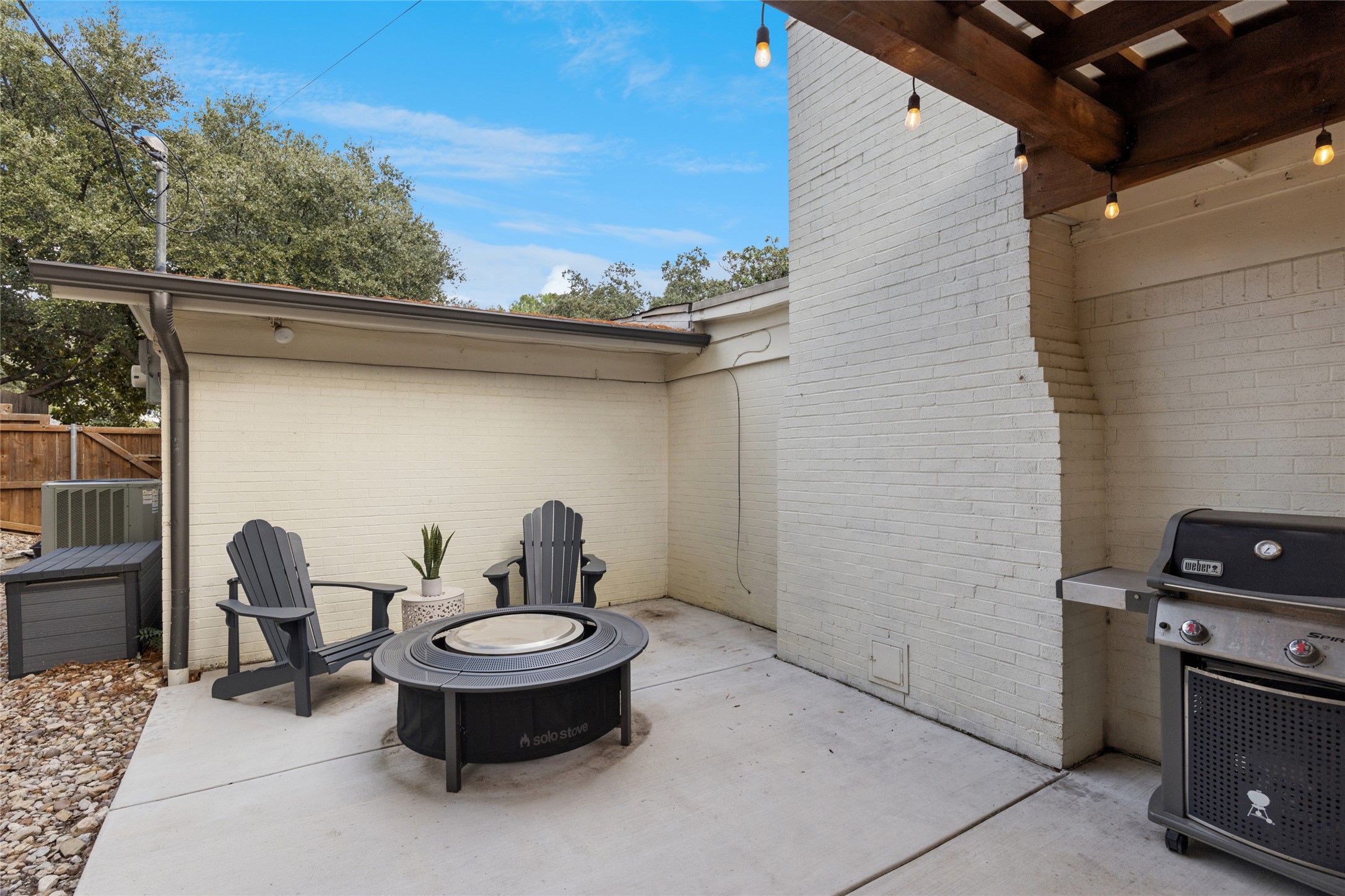 Fort Worth, Texas, 76116, United States, 4 Bedrooms Bedrooms, ,2 BathroomsBathrooms,Residential,For Sale,1957427