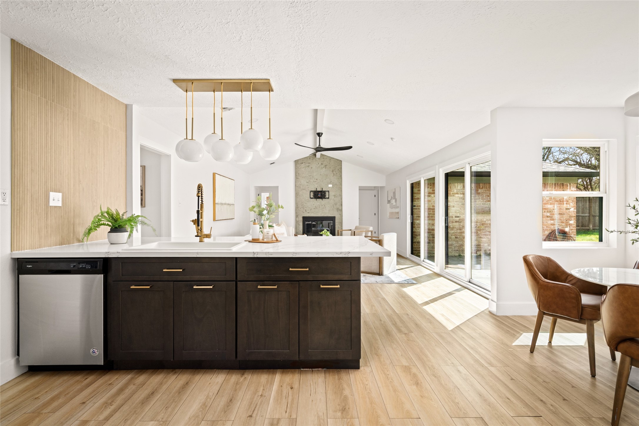  10831 Holly Springs Drive - 物件實景