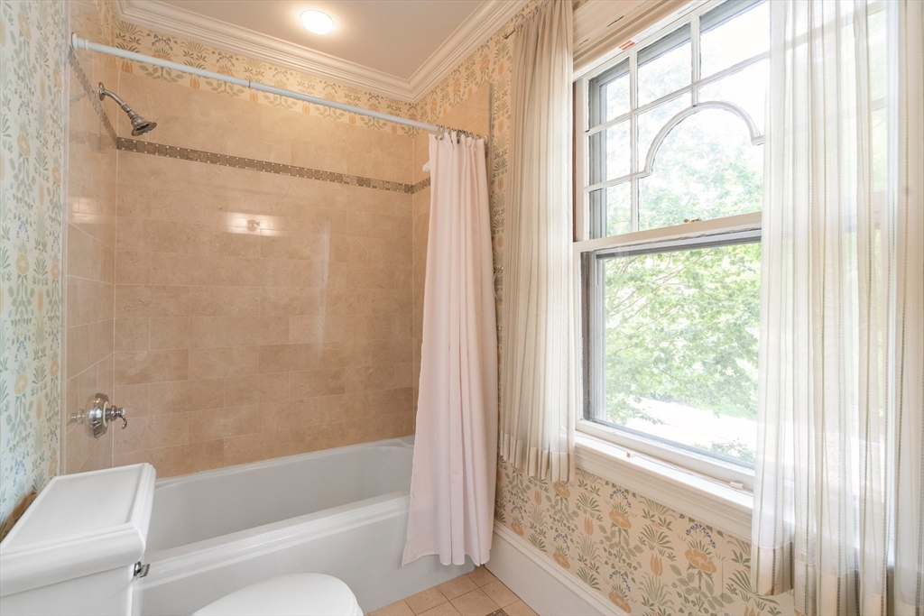 Cambridge, Massachusetts, 02138, United States, 6 Bedrooms Bedrooms, ,5 BathroomsBathrooms,Residential,For Sale,1766513