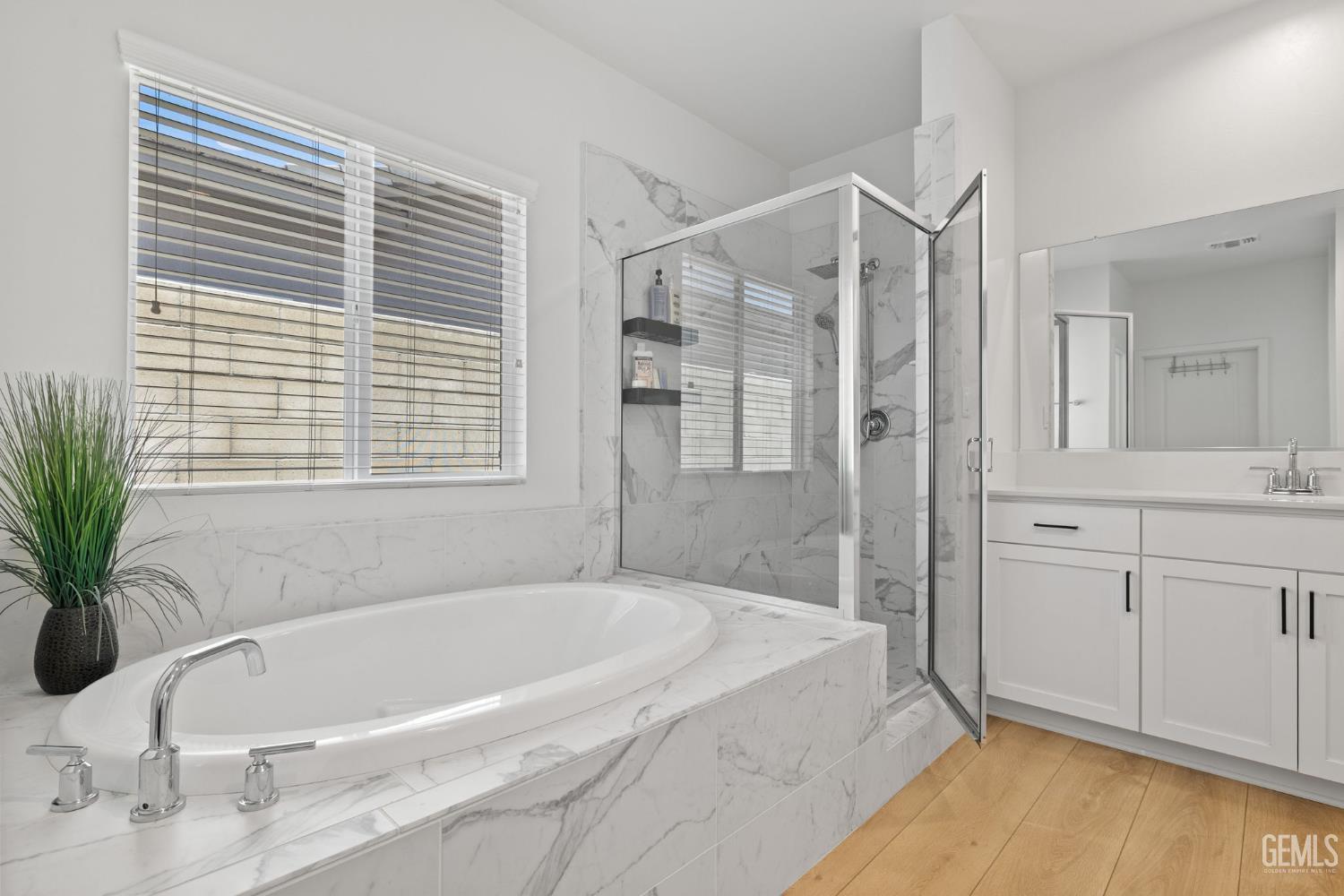 Bakersfield, California, 93311, United States, 5 Bedrooms Bedrooms, ,3 BathroomsBathrooms,Residential,For Sale,1908914