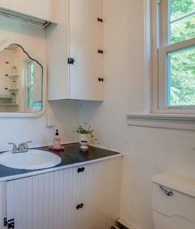 Boylston, Massachusetts, 01505, United States, 5 Bedrooms Bedrooms, ,3 BathroomsBathrooms,Residential,For Sale,1887512