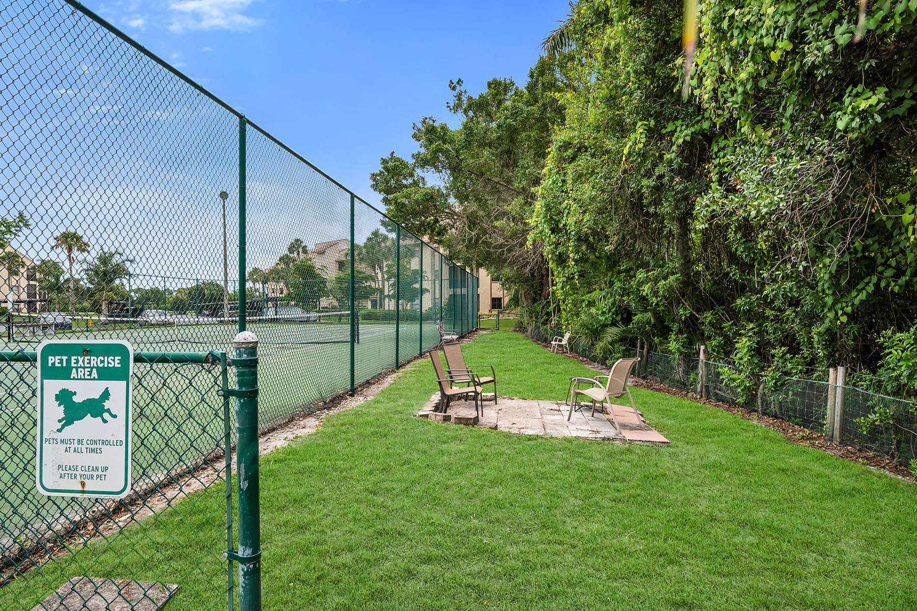  CROSS CREEK - TERRACE CONDO VILLAGE - 物件實景